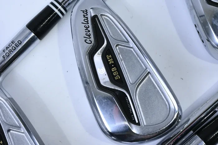 Cleveland 588 MT Irons / 4-PW / Stiff Flex Cleveland Traction 85 Shafts